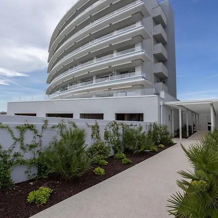 Residenze Da Vinci Azzurro * Сенігаллія