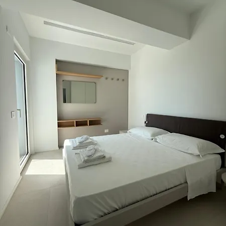 Residenze Da Vinci Azzurro Сенігаллія